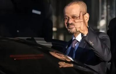 阿曼外交大臣表示现在的美国的外交权并不是由美国完全掌控，而是一半在美国手上，一半