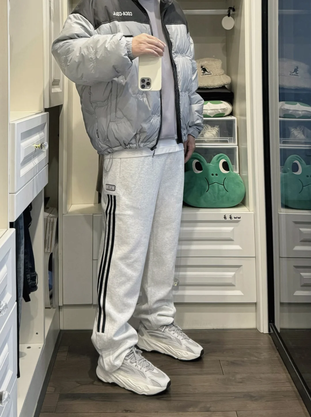 灰白色系｜羽绒服穿搭