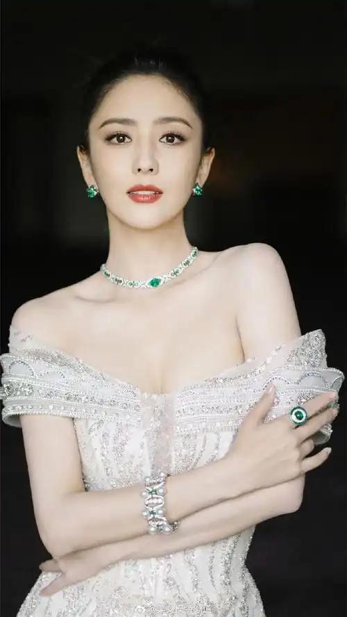 娱乐圈的复制粘贴脸

佟丽娅和董璇

听好多人说过，分不清佟丽娅和董璇。这种不是