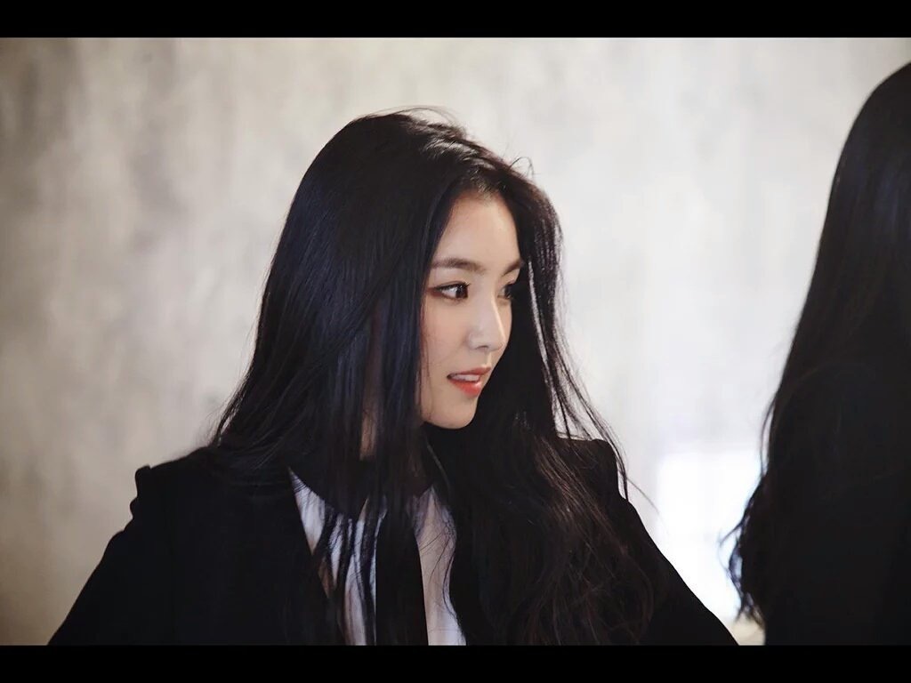 Irene[超话]裴珠泫 裴珠泫Irene｜黑西装裴珠泫颜永一 ​​​