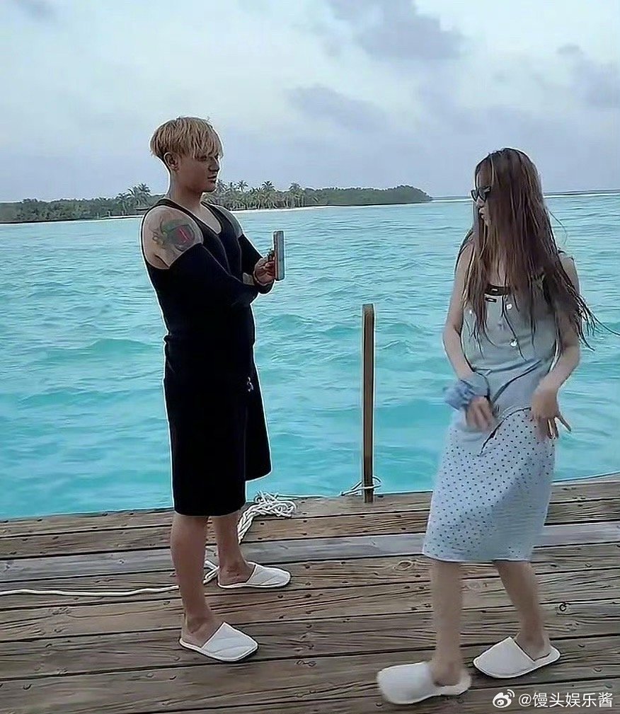 黄子韬、徐艺洋开始走网红路线了吗 