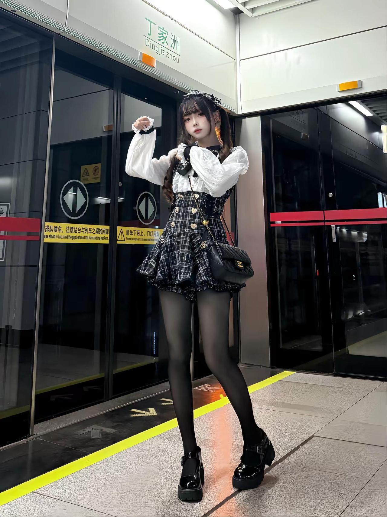 石头剪刀布˶oᴗO˶ಣ lizlisa 甜妹 穿搭