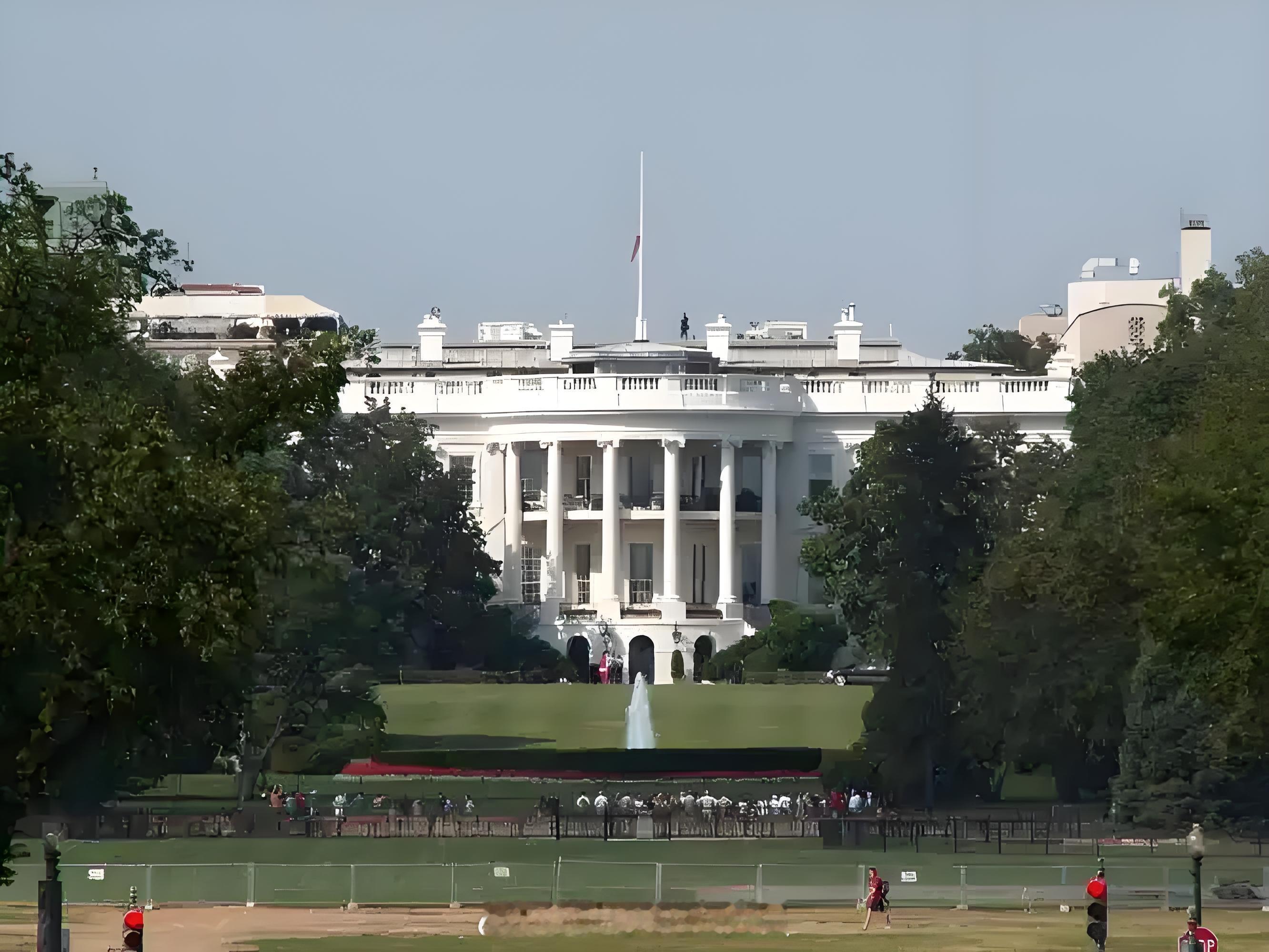 本来都打算睡了，毕竟明早起来还要看阅兵呢！可美国佬非要卖一个关子，希望美国有话快