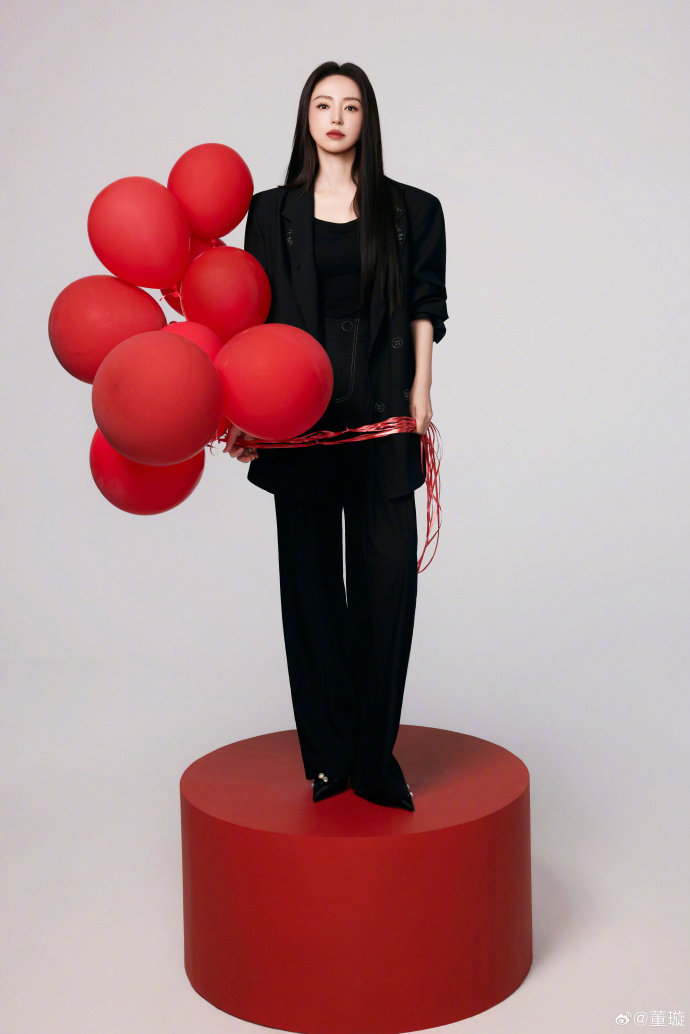 董璇红与黑生日大片  董璇红与黑生日大片，视觉盛宴！！姐真有够美的！！ ​​​