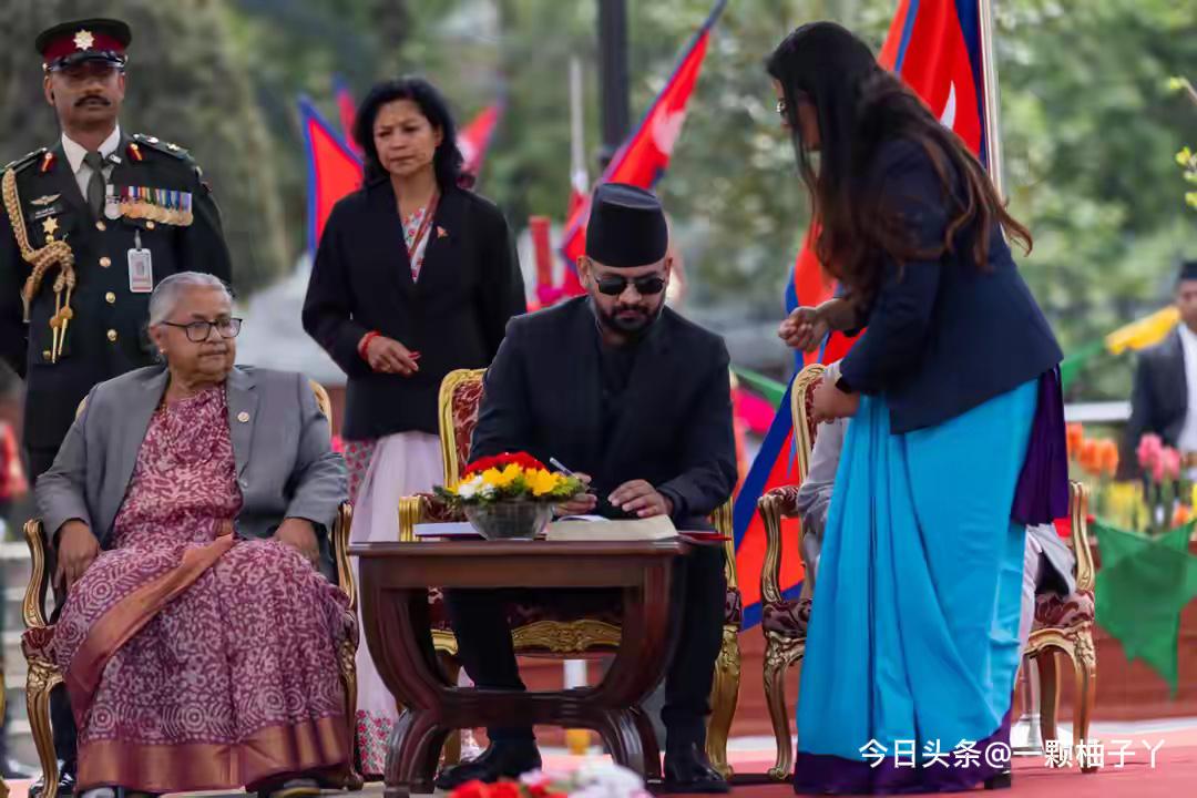 尼泊尔新晋总理巴伦德拉·沙阿可是妥妥的“90后”，今年刚36岁，堪称政坛小鲜肉，