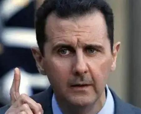 从萨达姆的下场，到马杜罗的被抓，知道了吧？叙利亚前总统巴萨尔，放弃总统的宝座，乘