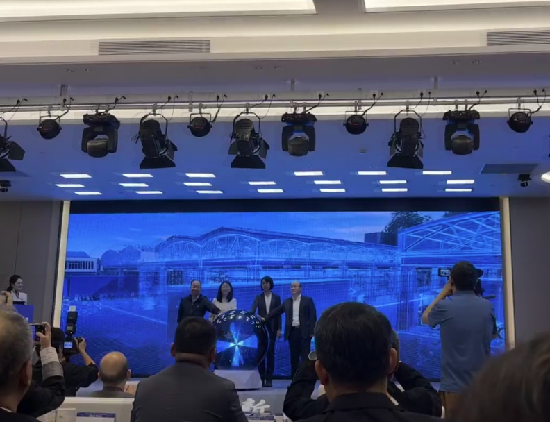 北京力推“智造”亮相。 北京市出台措施，推动重点展会设立具身智能、高端芯片、智能
