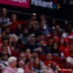 NBA常规赛继续进行，休斯敦火箭队（22胜11负）重拾胜利。杜兰特得到26分和1
