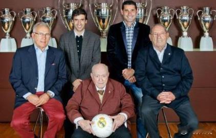 【皇马5传奇力挺夺队史第十冠 劳尔:拿出灭拜仁气势】5月25日，皇马和马竞的欧冠