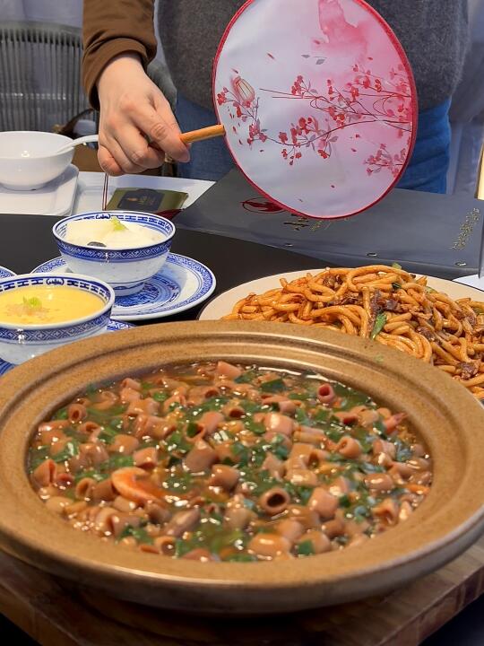 求求求别火 谁懂这一口海肠捞饭的含金