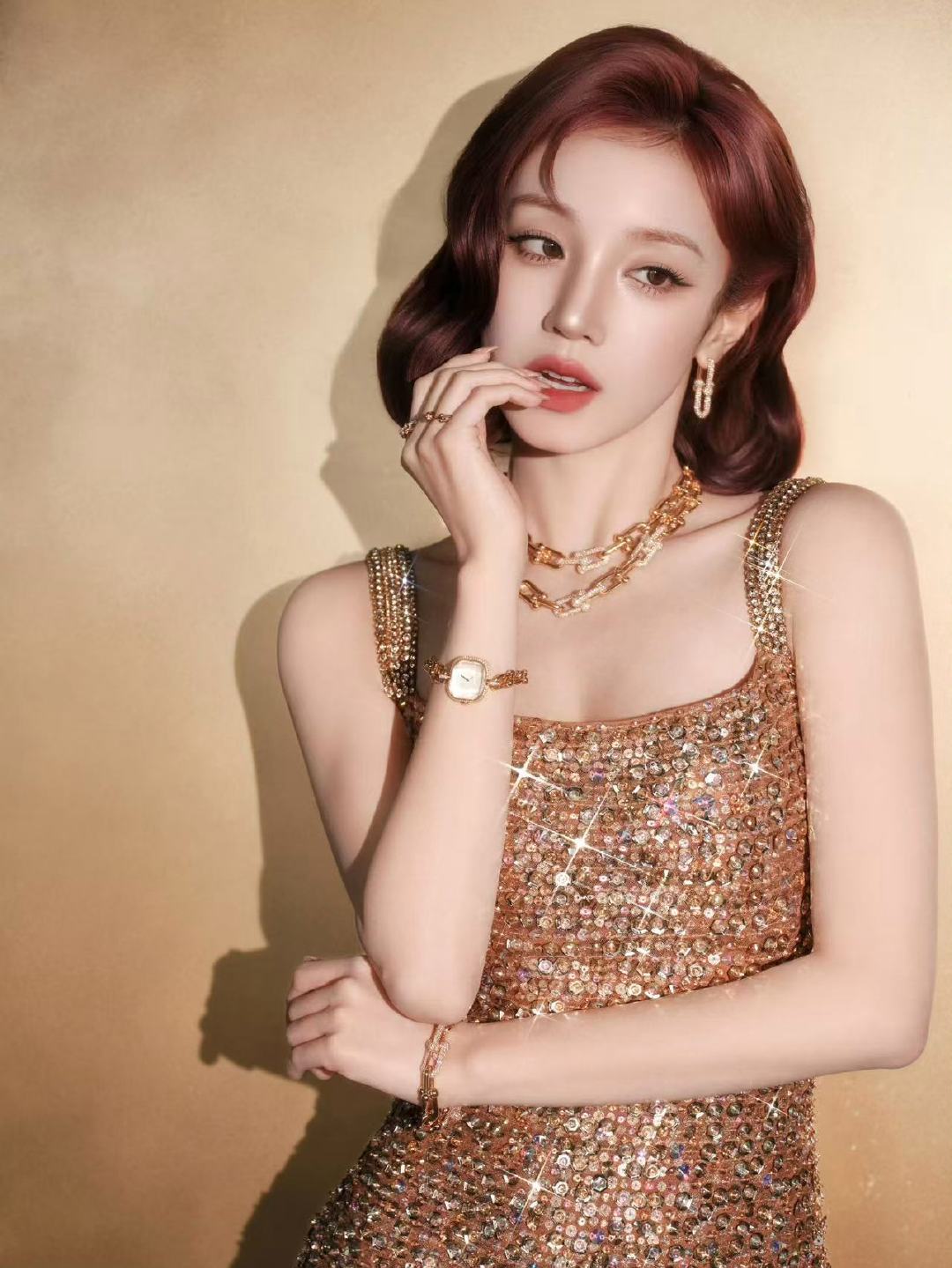 宋雨琦金裙宋雨琦红色卷发这个宋雨琦太美噜