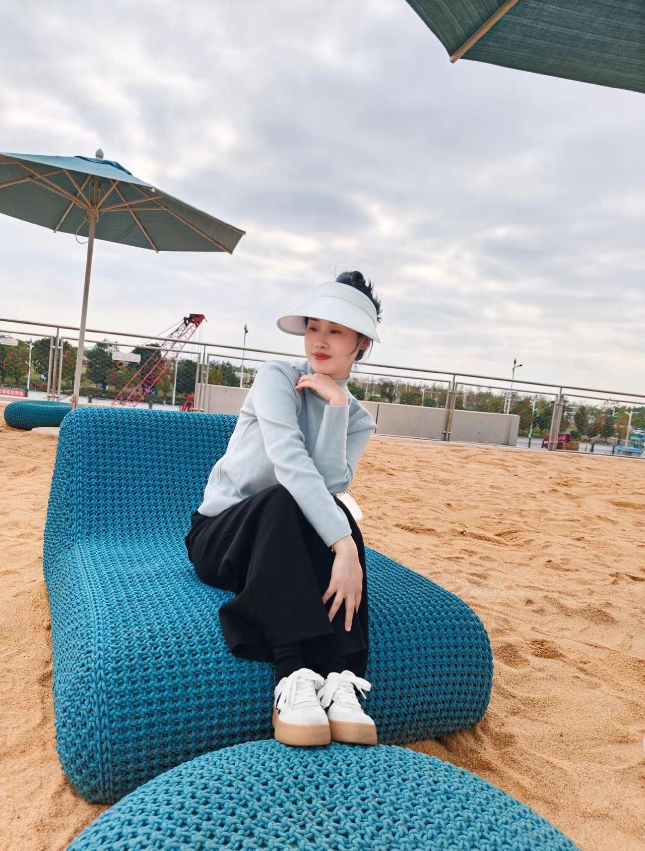 ☁️  𝐻𝑜𝑡~ "天气很哇晒🏕