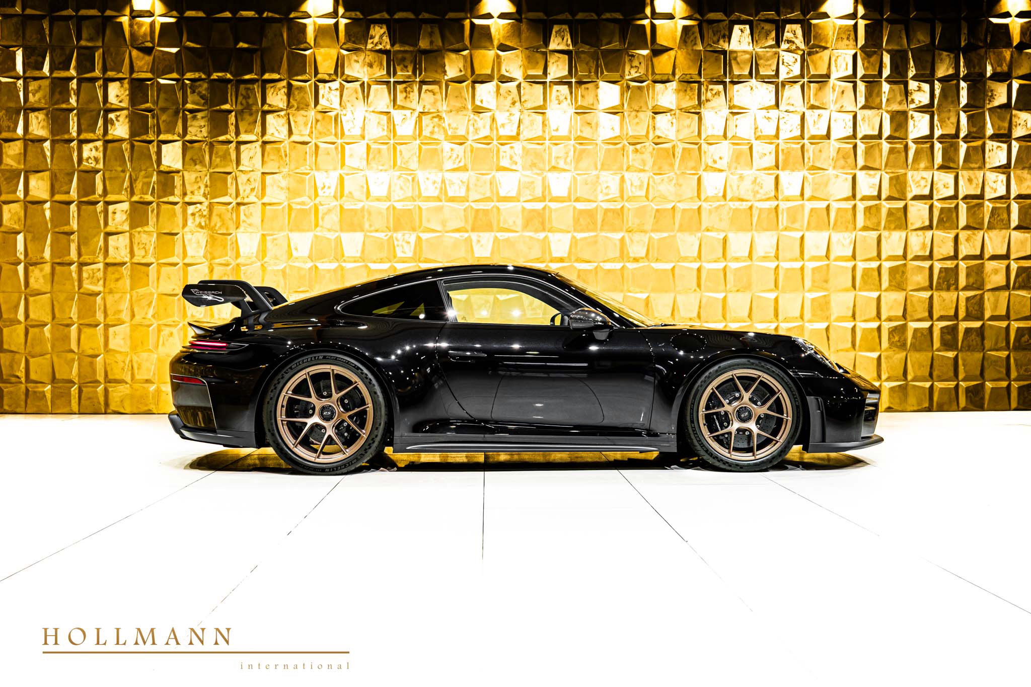 车市观察 现在保时捷战略彻底乱了，一会要造电车，一会又不造了，其实造车最忌讳反复