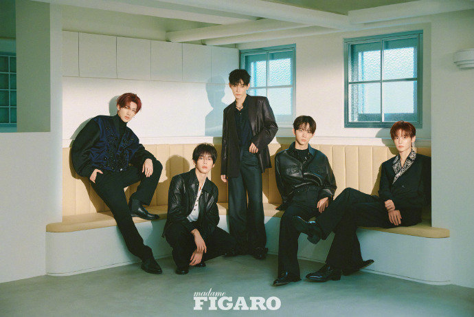 【Cover】五位韩团少年的国内杂志首秀，这也是他们收入囊中的首本内地主流大刊~