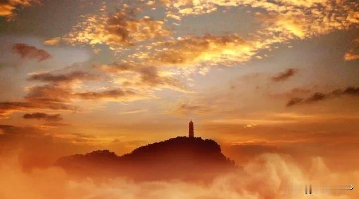 #下联：往事晚霞深留影，诚邀上联？#忆旧时光浅留痕