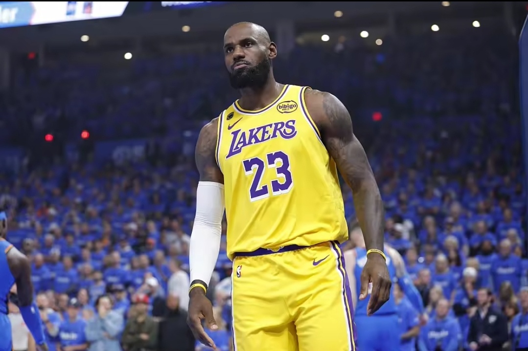 詹姆斯：雷霆整体实在太强了，要想击败他们必须付出一切NBA季后赛西部半决赛G3，