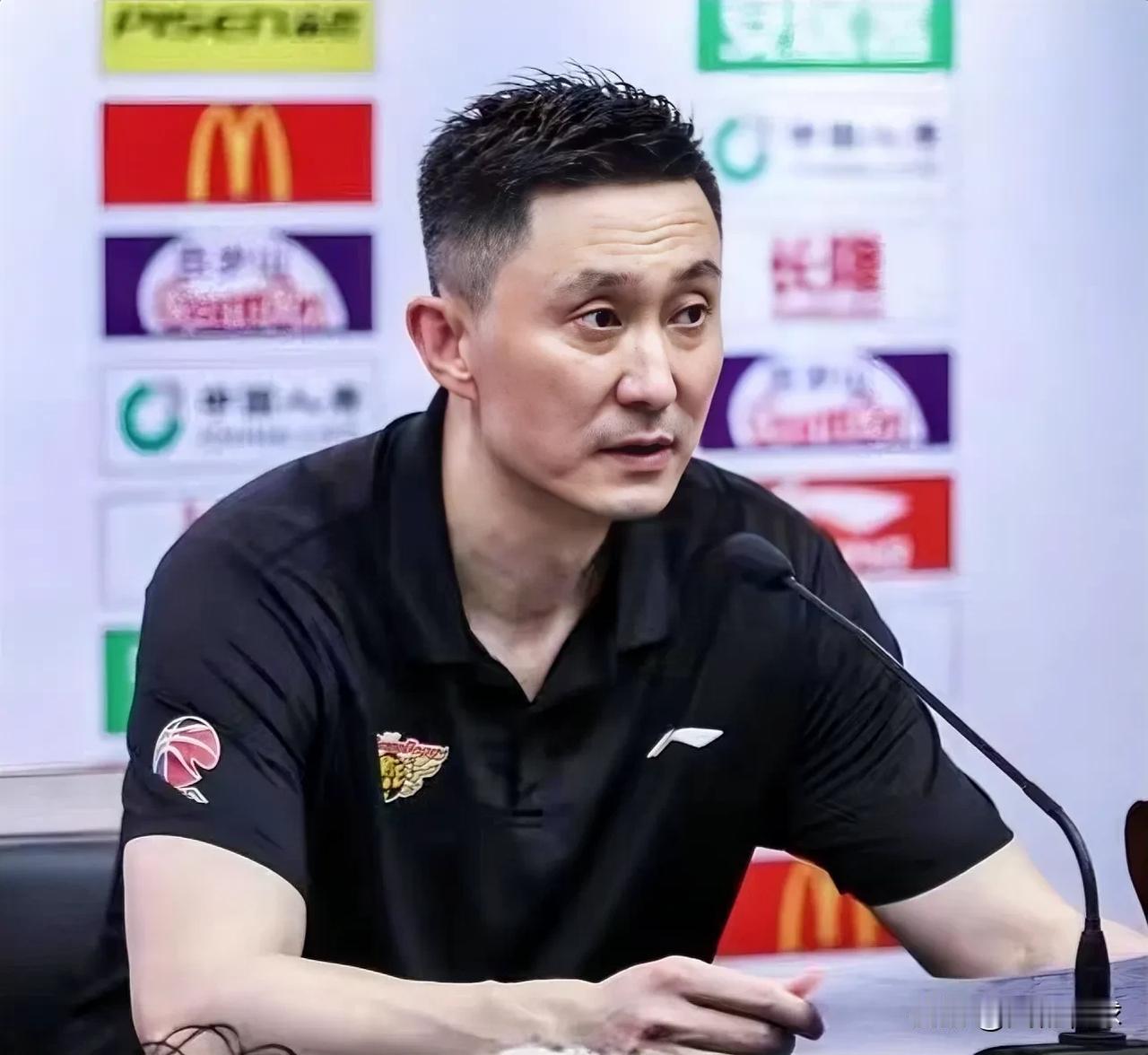 广东爆冷95-116不敌辽宁，杜锋批评这4人表现不合格是输球原因！
1、胡明轩状