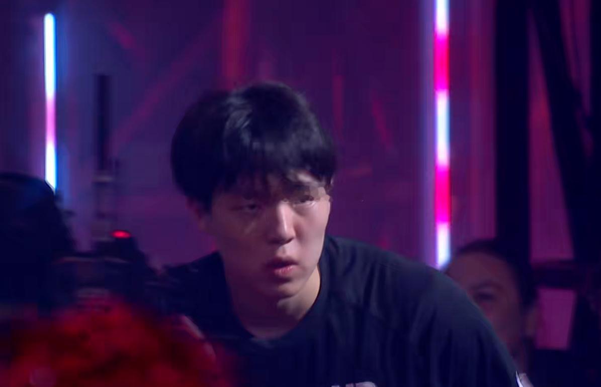 杨瀚森的NBA生涯第一场常规赛来了。 ​​​