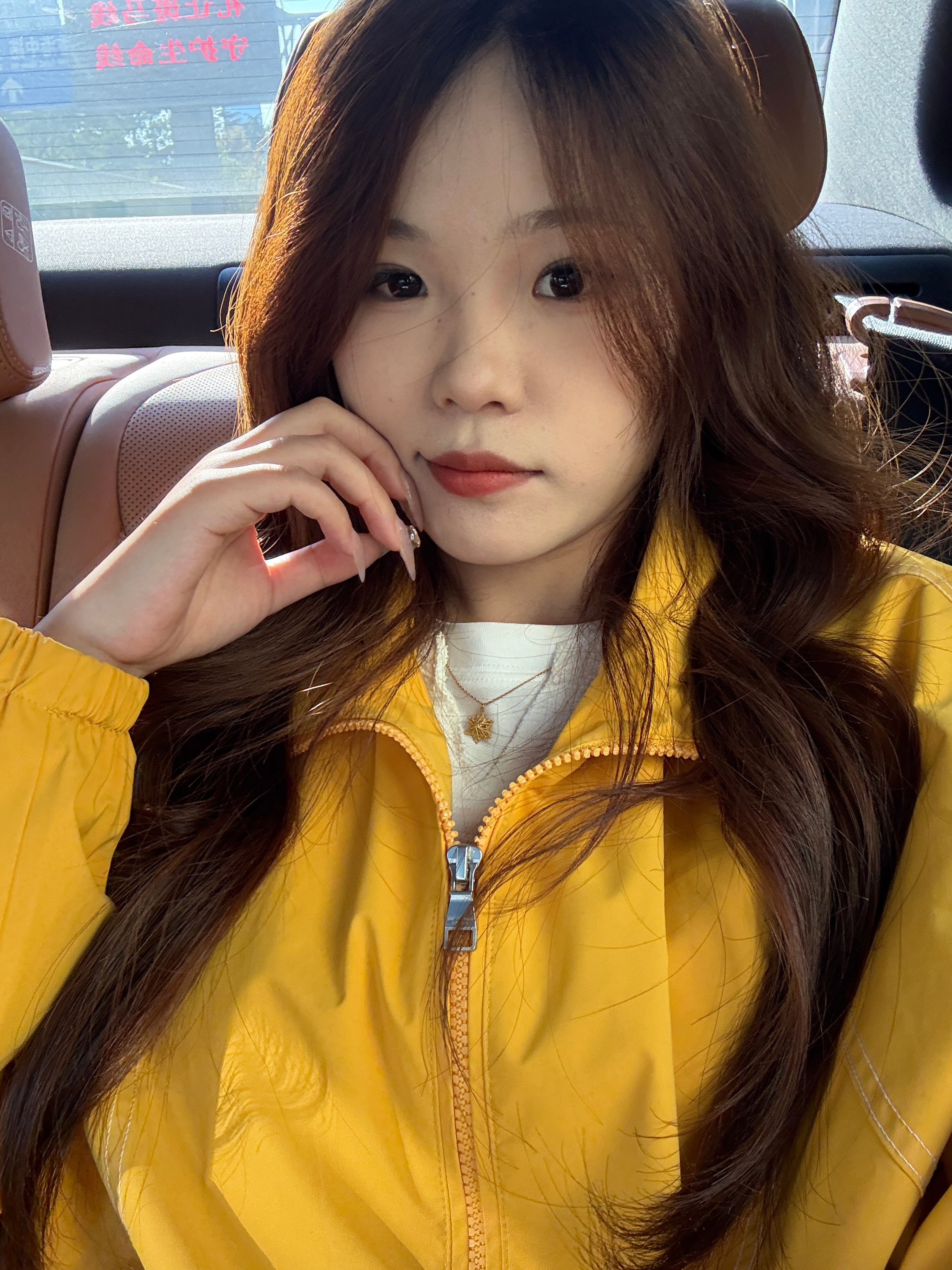 今天阳光好好，出来晒晒太阳[yeah] 都说瘦了后出片像呼吸一样简单，求无痛减肥