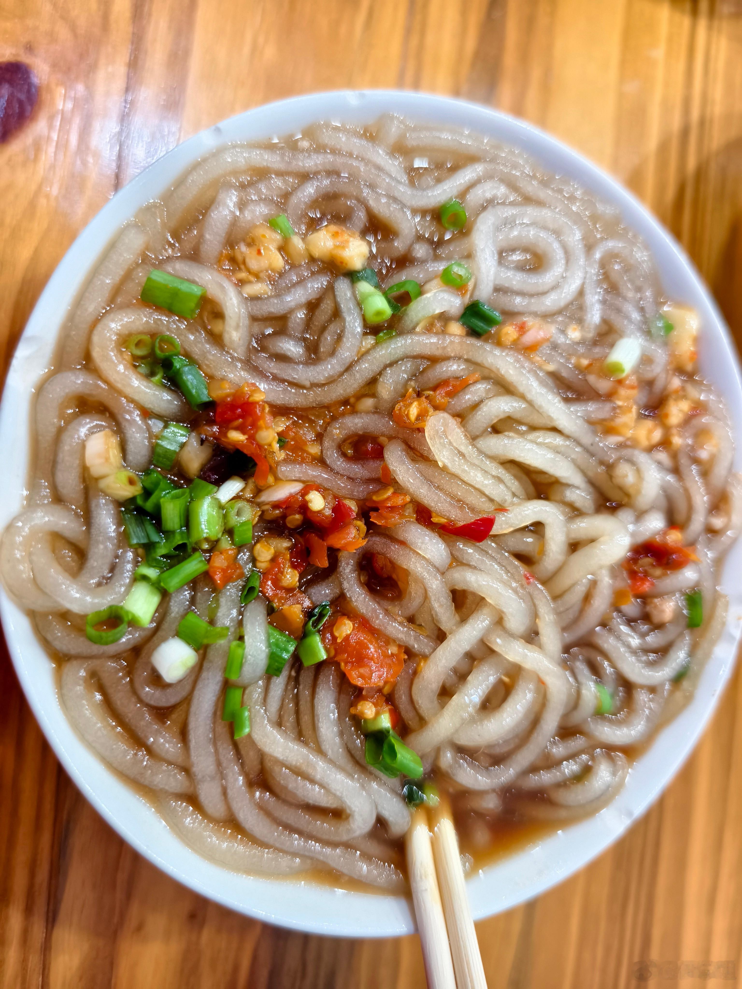 晚上食堂没菜了，出来吃嗦粉 