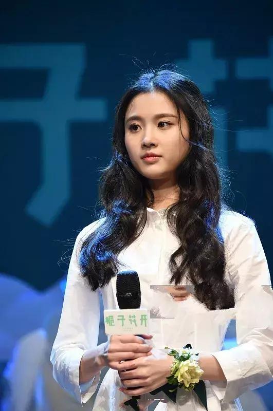 张慧雯从这样子出道至今，未改初心，始终真诚！不要理会不好的评论，埋头前行，支持你