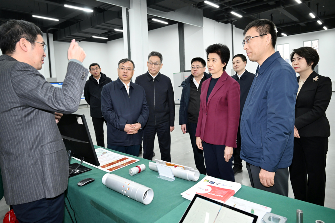 梁惠玲在哈尔滨市调研