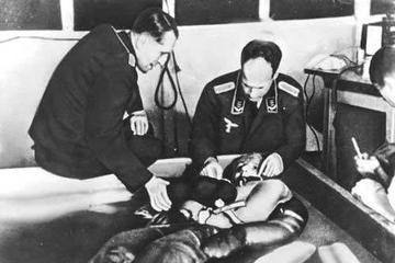 1941年，日本军医曾进行过一项“人马换血”实验，他们将活人的血抽出来，再把马血