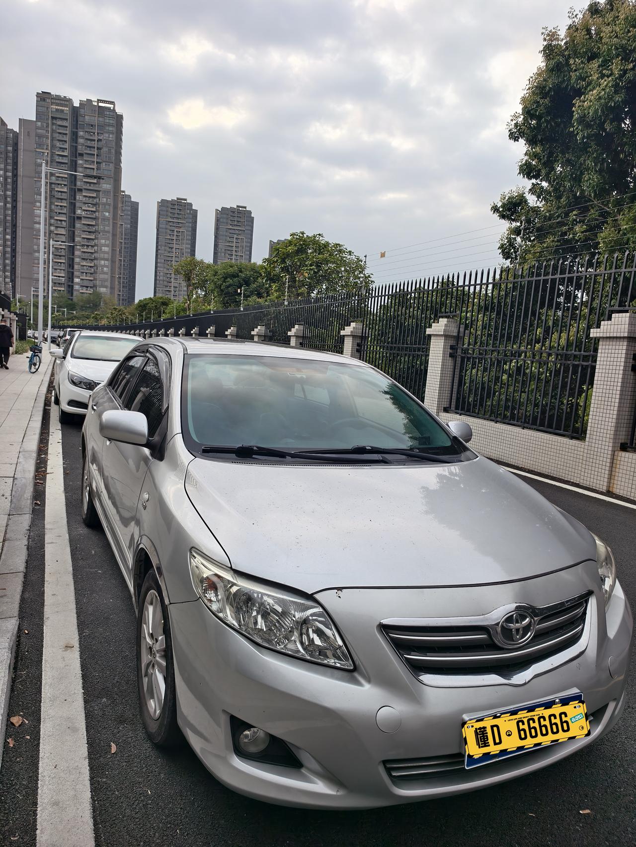 翻出手机里这张前不久拍的照片，看着这台陪我跑了将近20万公里的“老伙计”，突然想