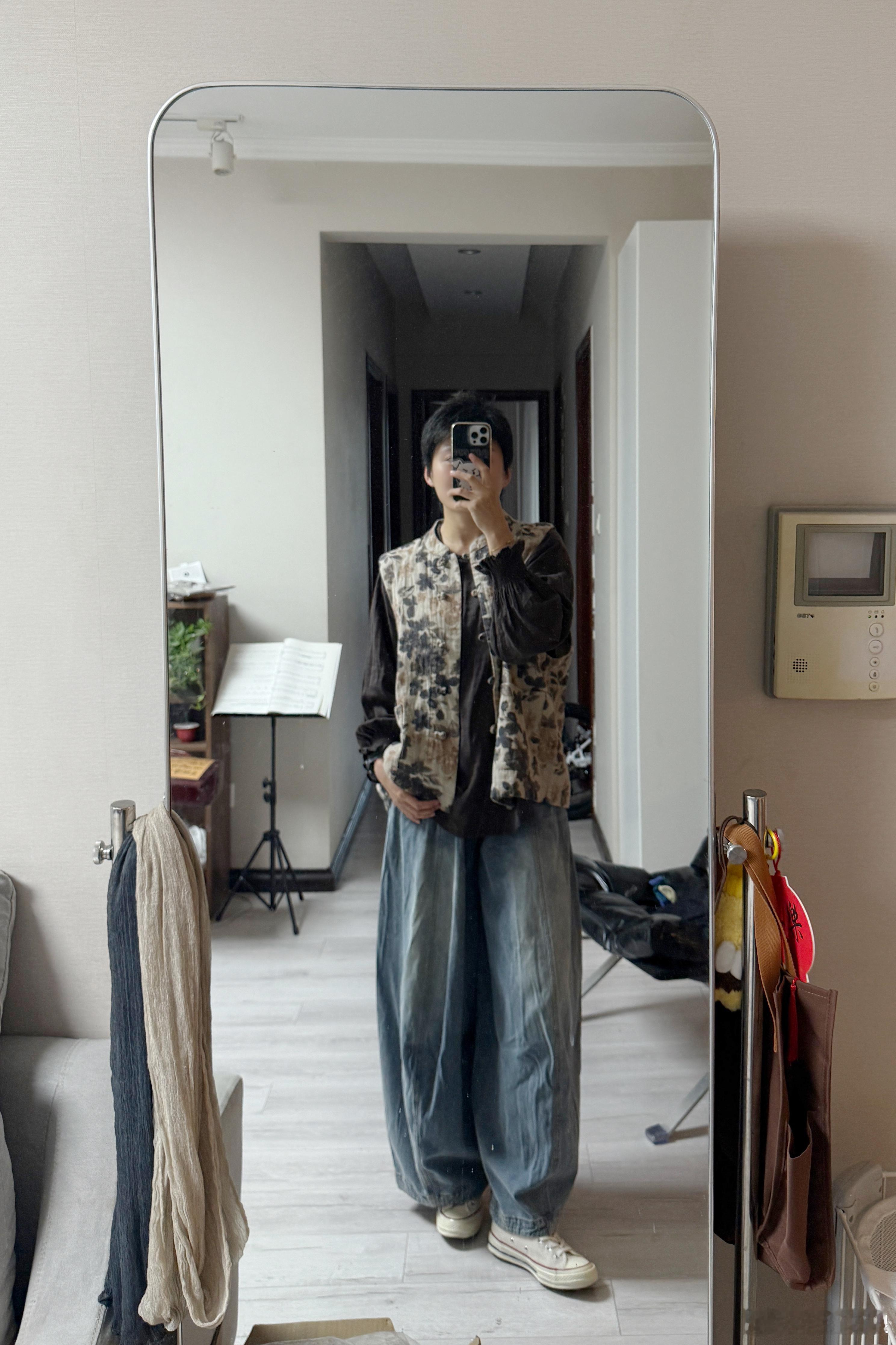 接娃接娃！下午把写字课的事落定了，一共6个孩子，下周四开始来家里上课，都是幼儿园