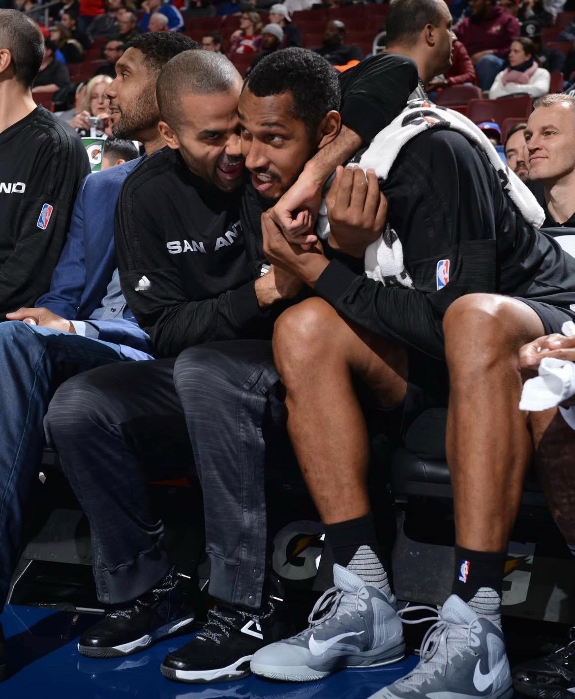 生活没有说明书，看不懂很正常，不拧巴，能自洽，才能更快乐。晚安刺蜜明天见 ｜