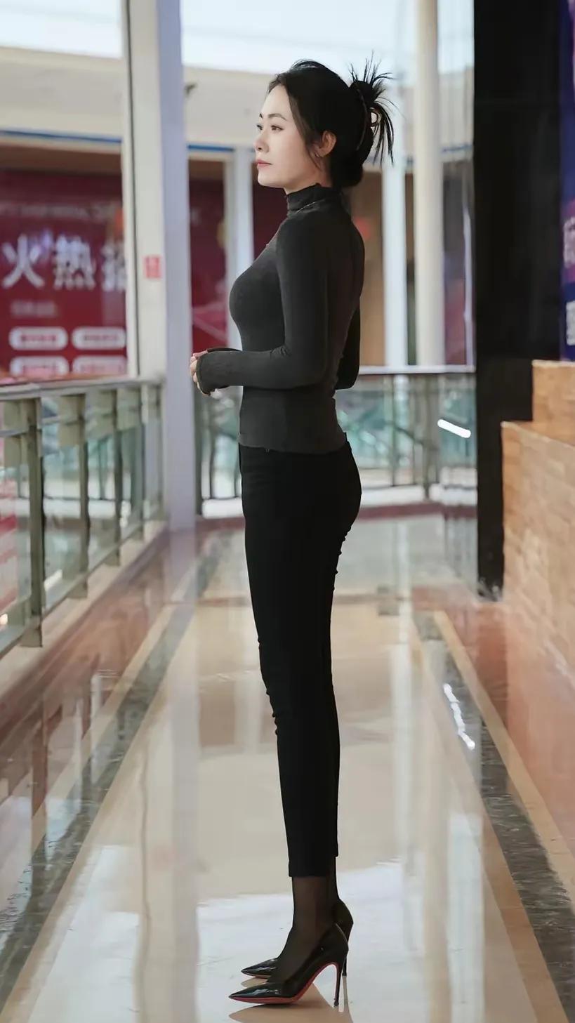 在这个世界上，最令人气愤的是你把别人当朋友，而别人不把你当人。