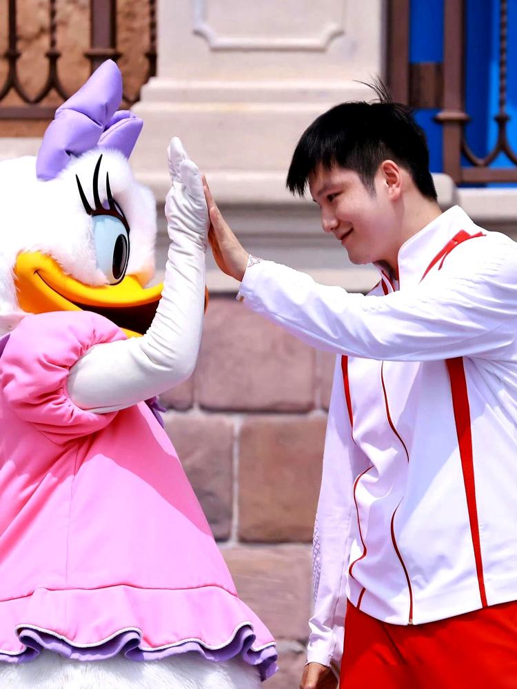 樊振东在德国打球，竟凭一己之力拉来64家赞助狂砸850万欧，刘国梁却乐开了花！