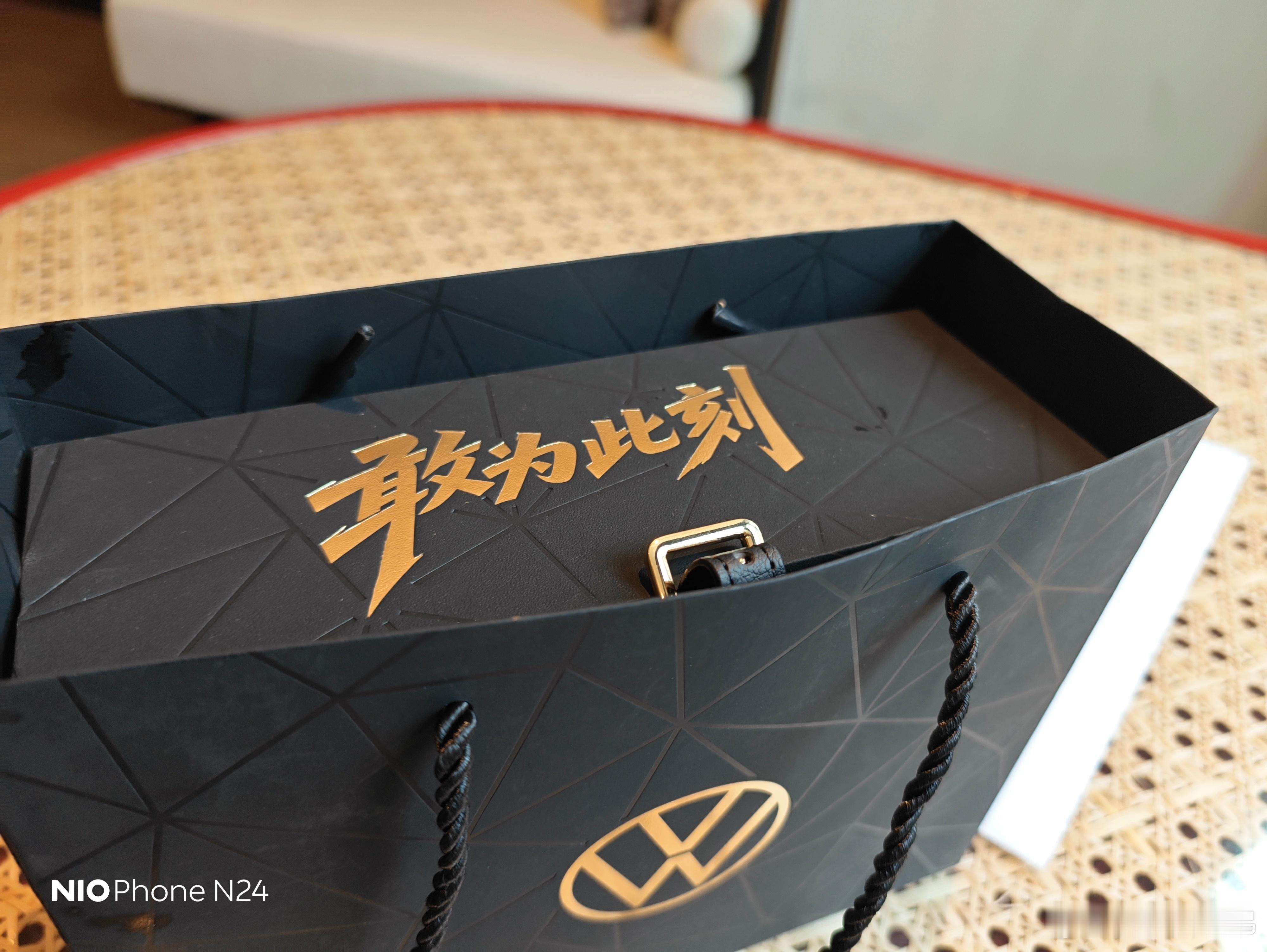 今夜是金标大众的敢为时刻，加电⚡电动兄弟