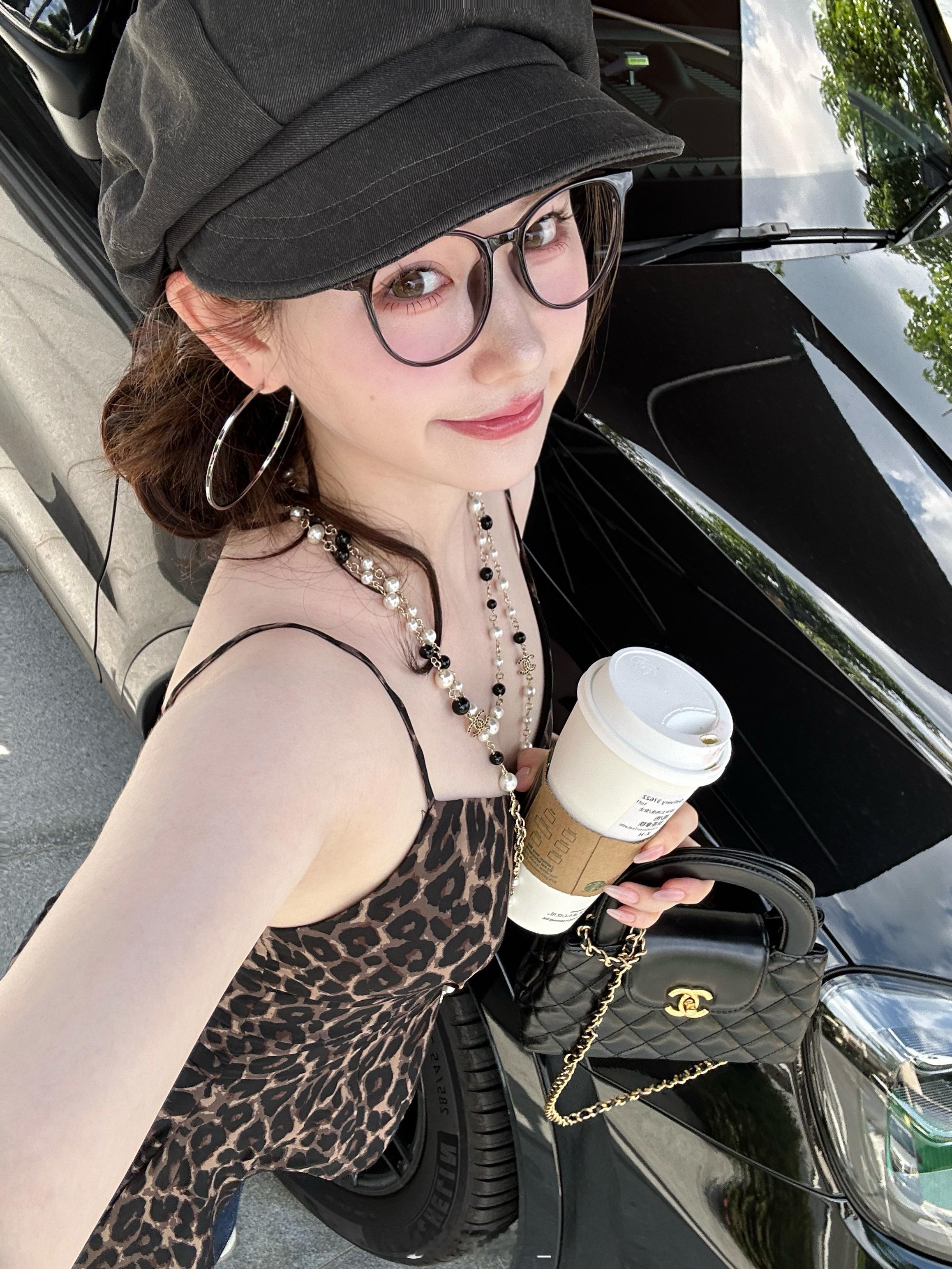 做最时尚的牛马😎 ​​​