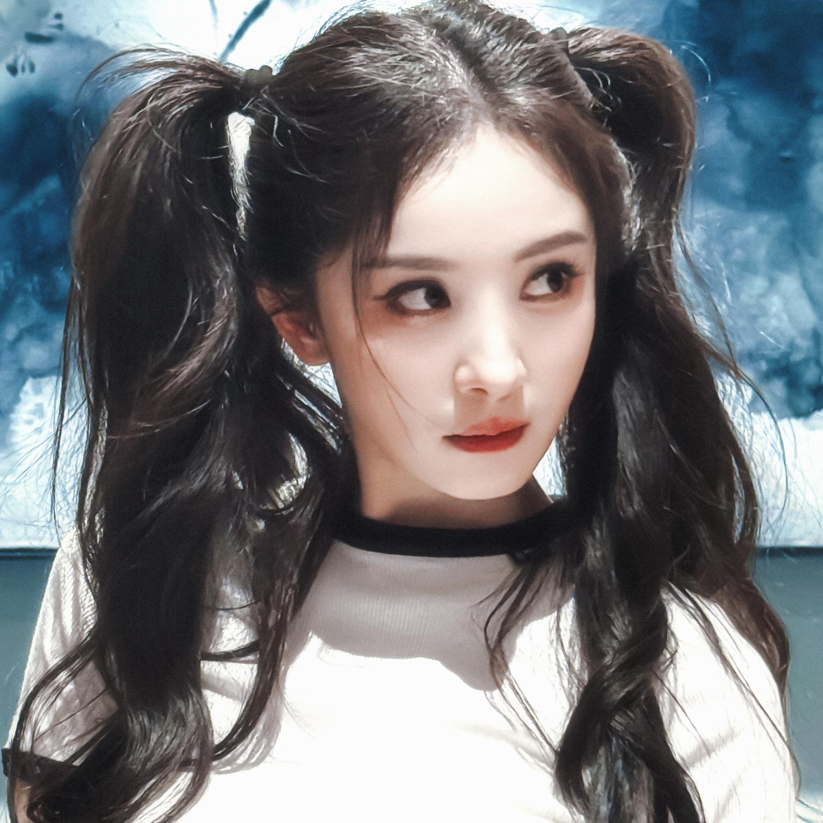 杨幂[超话]杨幂0912生日快乐 ym杨幂和火锅“夕阳逐渐落去，爱意永不弥散🍂