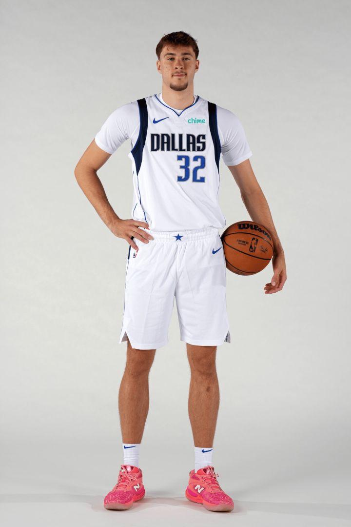 初生牛犊不怕虎，弗拉格存在感越来越强了。
独行侠4分惜败火箭！
打火箭，弗拉格打