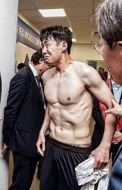 原来网友真没说错！

韩国队这趟回国，跟被开除国籍差不多了。

你就想吧，堂堂一