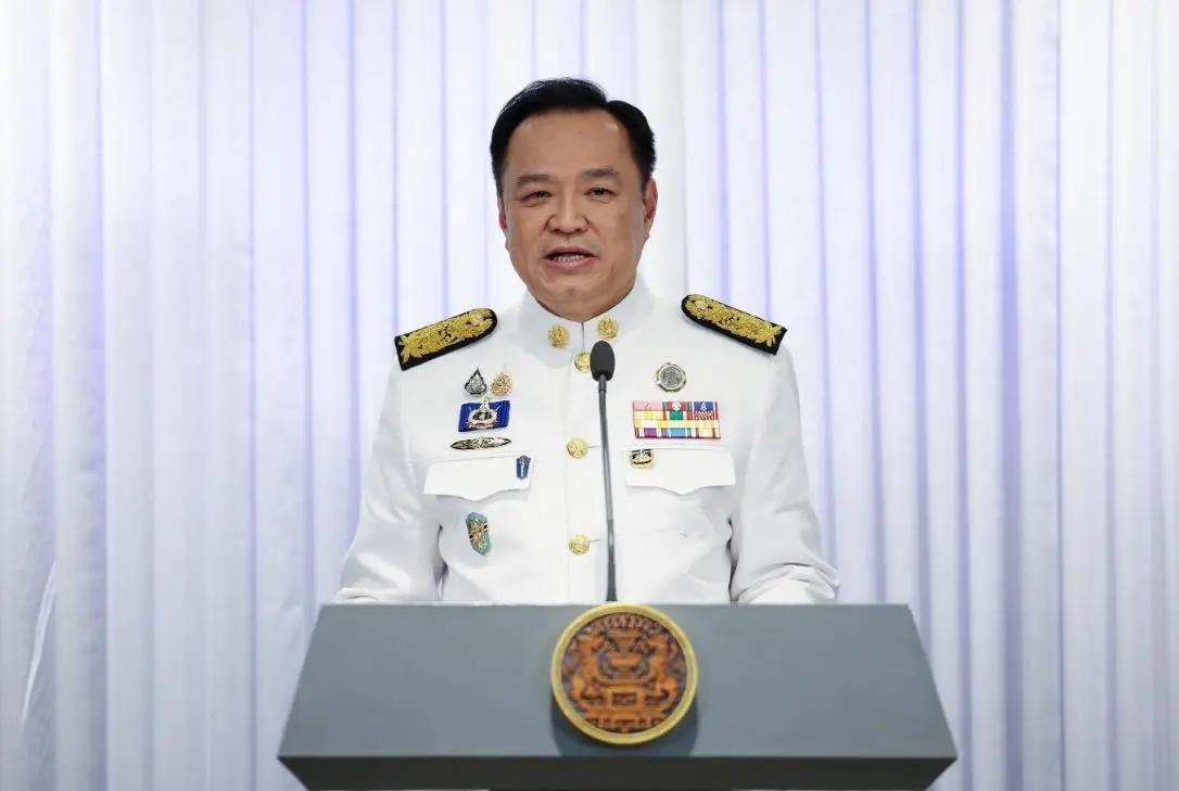 泰国柬边境战事不退，特朗普协议成废纸，大选前谁当总理还悬着。
最近泰国和柬埔寨又