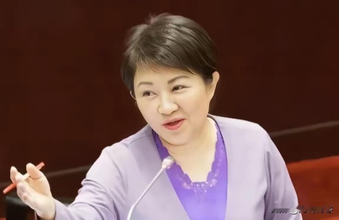 卢秀燕暴露出来的嘴脸，证明了一个道理，有什么样的爹就有什么样的女儿，背叛者的血脉