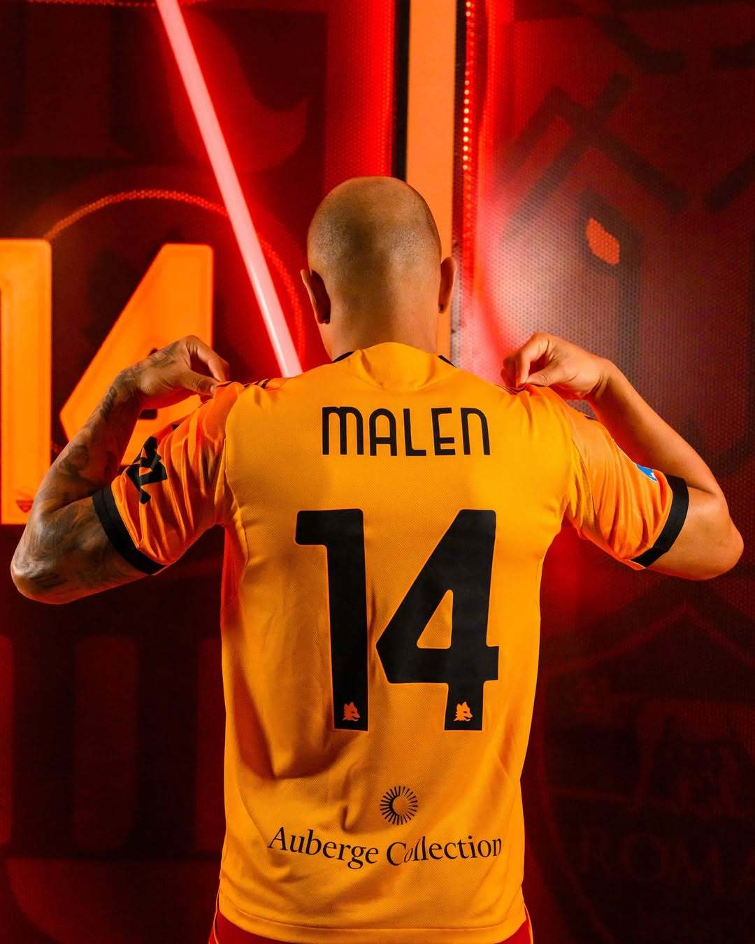 穿上了熟悉的橙色球衣