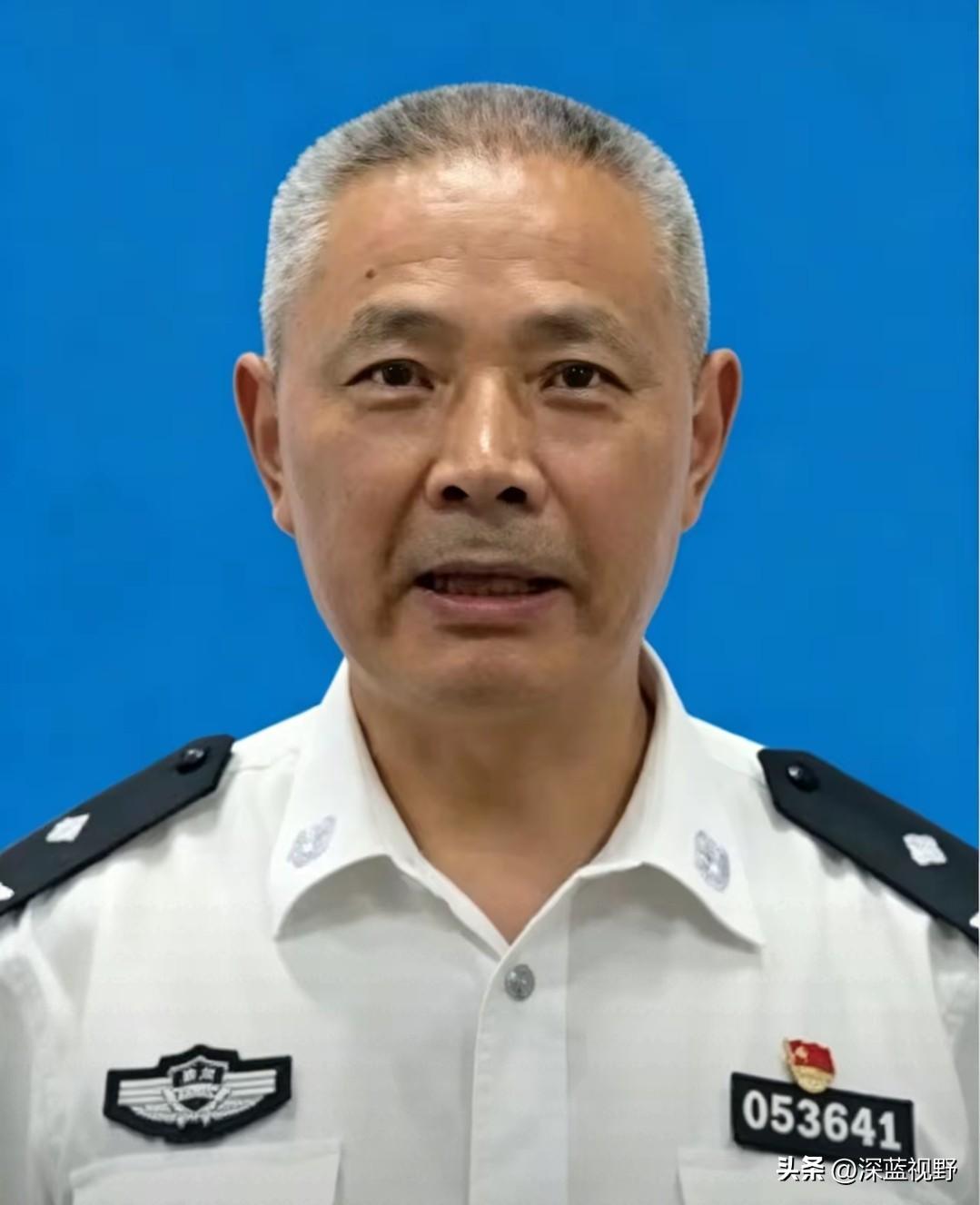 基层民警陈飞：扎根一线护平安，初心温暖百姓心
 
陈飞，1968年生，安徽省六安