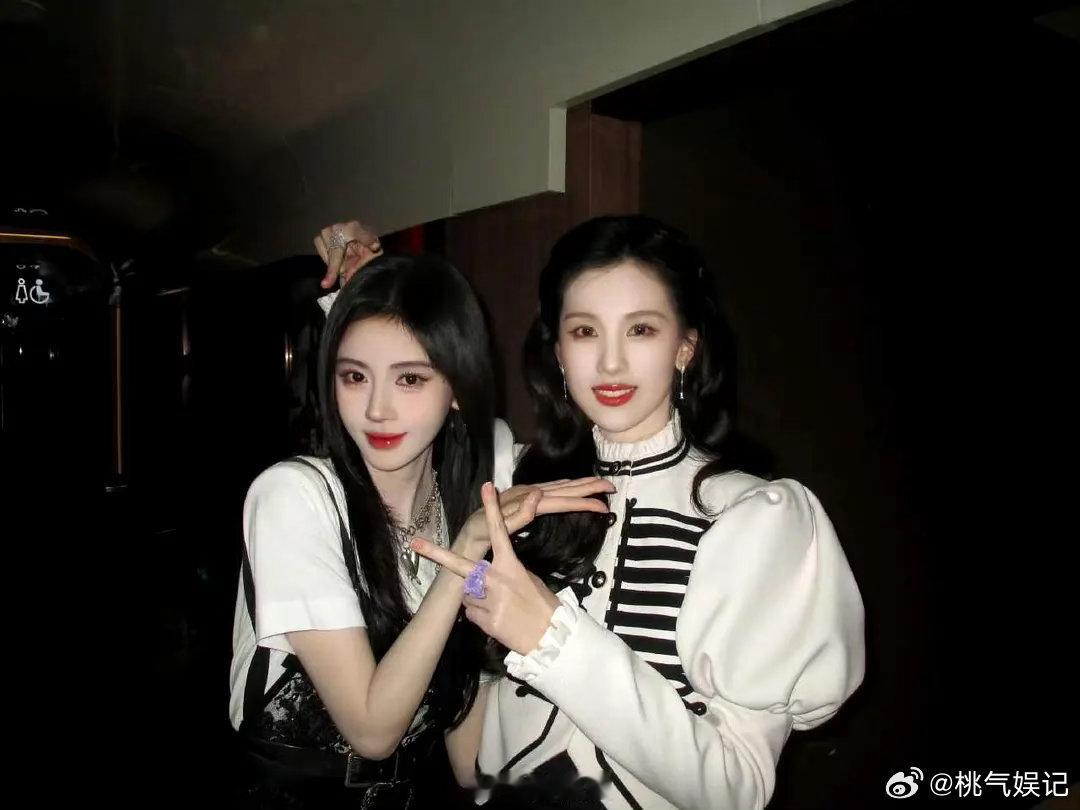 所以🍊和嘟嘟谁在倒贴 