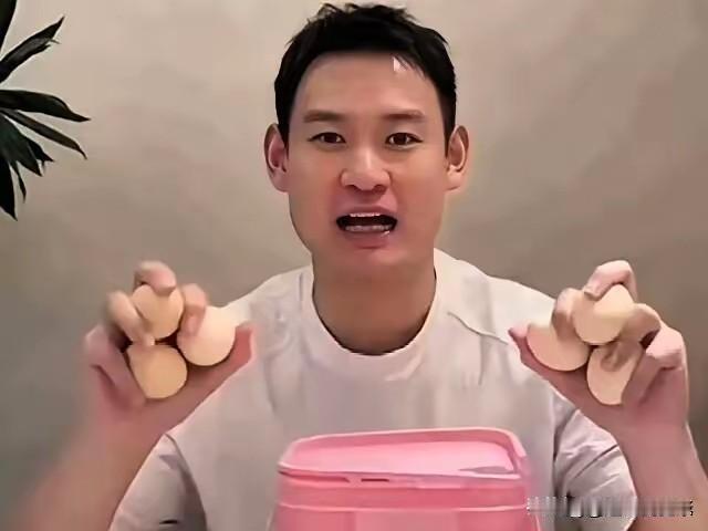 从“偷笑门”到“六蛋风波”，刘丁硕的职业操守何在？
乒乓球欧冠决赛，樊振东作为球