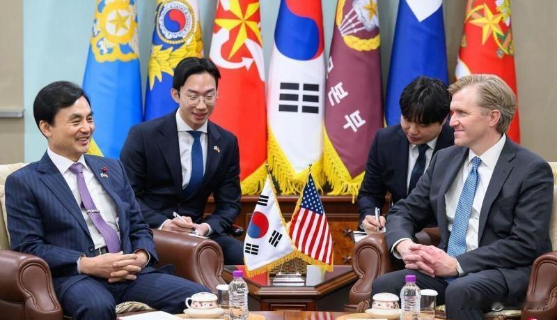 美韩同意加强核动力潜艇合作！美防部政策事务副部长科尔比上任后首次海外访问便直奔韩