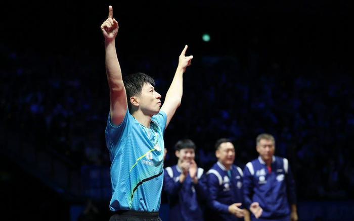 泪目！37岁马龙男团夺冠填补空白，赛后拥抱许昕：一个时代结束了
北京时间11月2