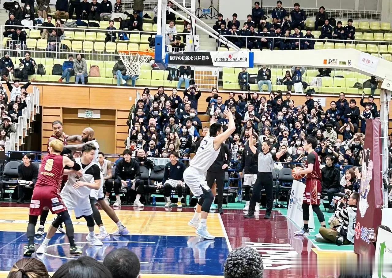 北京时间12月3日下午，中国球员刘传兴所在的日本B2联赛千叶阿尔提里队以一分优势