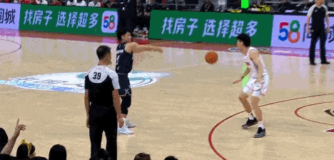 周琦首秀可能打多少分？
我认为可以给9分，理由有三：
1、周琦看起来还在体能恢复