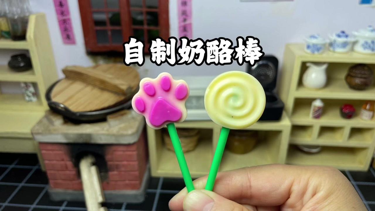 😋奶酪棒在家做，只需4种材料！👩‍🍳这几天欣欣一直嚷嚷让我给他买奶酪棒，可