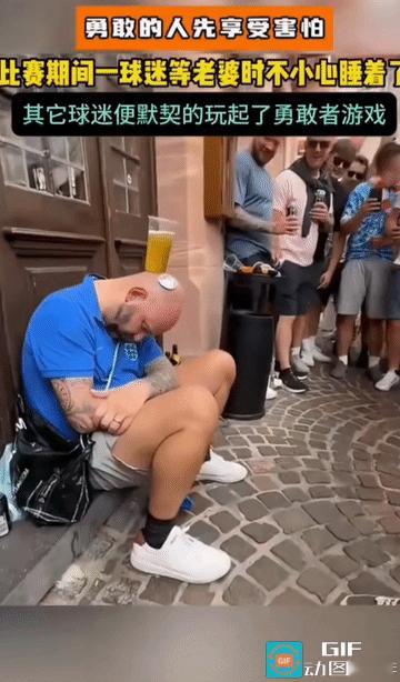 美墨世界杯对于中国球迷来说不是刚需

没有中国球队参加，比赛又在凌晨阶段，队伍太