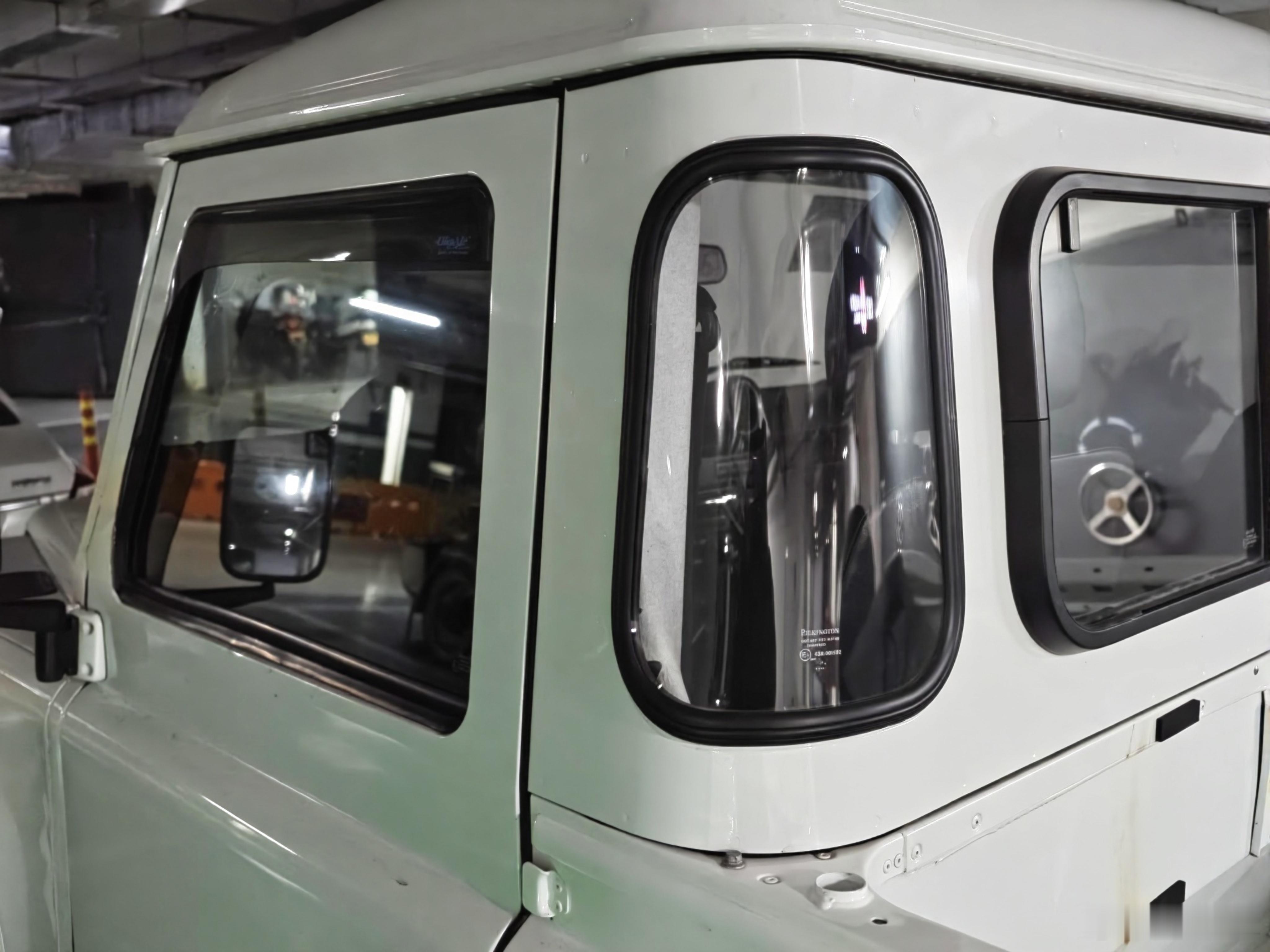 邻居大哥换了辆皮卡，英国原装那种平行进口大哥们看看，这个值多少钱？乐道L90价格